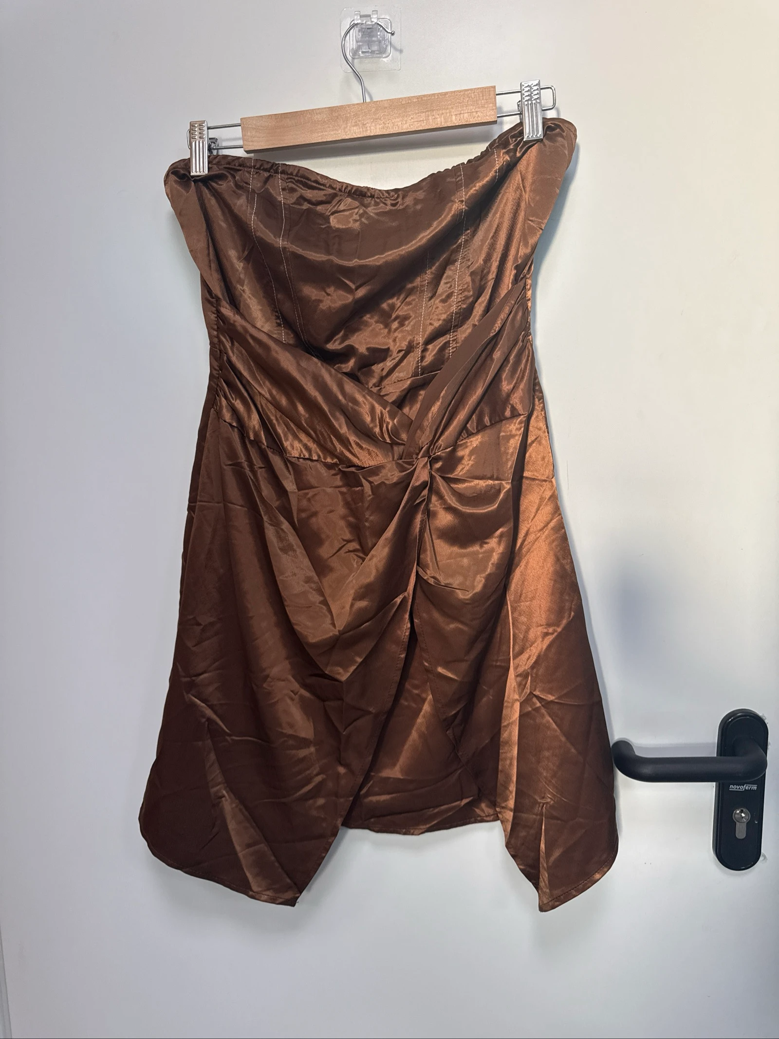 Vestido palabra de honor satinado Cider marrón talla M nuevo con etiqueta